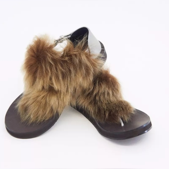 Brunello Cucinelli 100%โ Plush Fur Toe Strap Sandals A176 - Picture 1 of 14